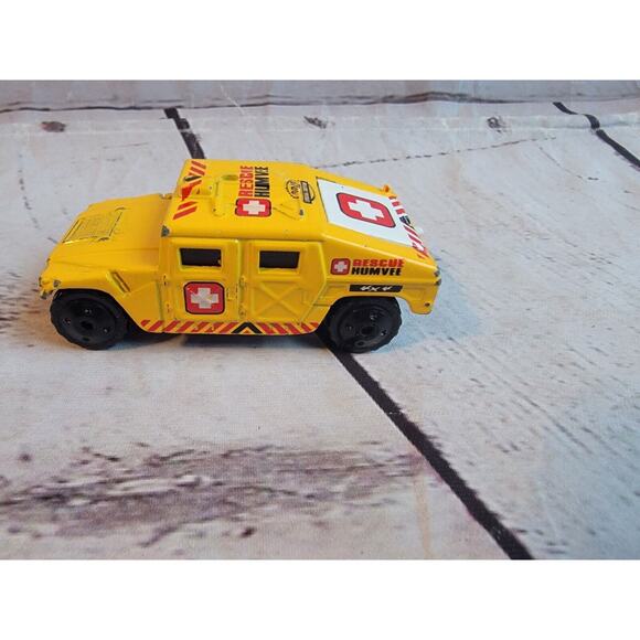 Retro 1994 Matchbox Rescue Humvee Hummer 1:70 2003 Special Edition - Picture 5 of 7
